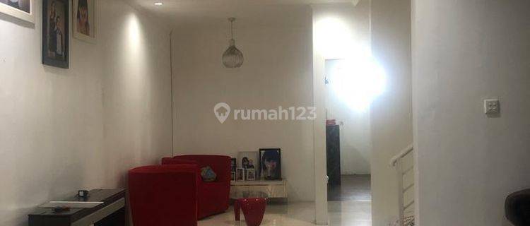 Rumah Nyaman 4 Lantai Siap Huni di Arcamanik 1