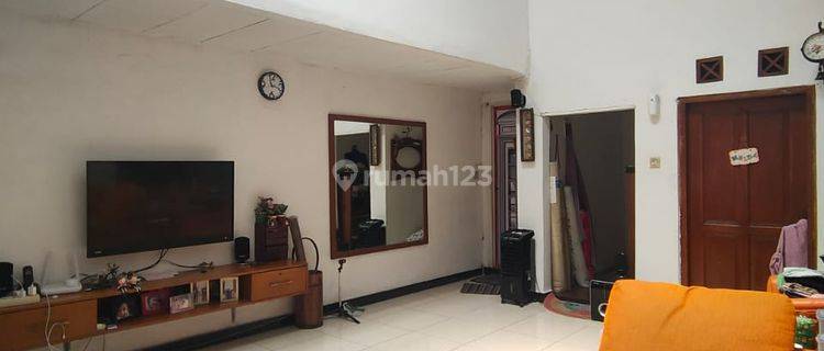 Rumah Semi Furnished Siap Huni di Sayap Turangga 1