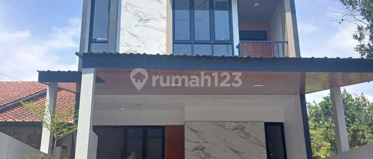 Rumah Mewah di Gunung Pati Semarang 1