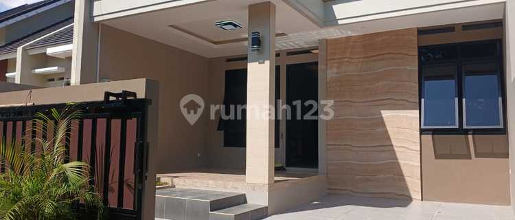 Ready-to-Occupy House in Gunungpati, Semarang City 1