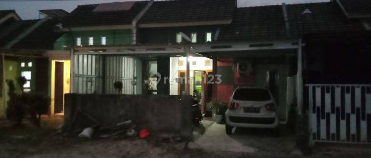 Di jual rumah. Perumahan graha puri. Jalan raya selindung. 1