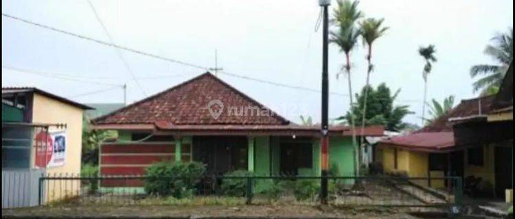 Dijual tanah bonus rumah lama. Lokasi strategis 1