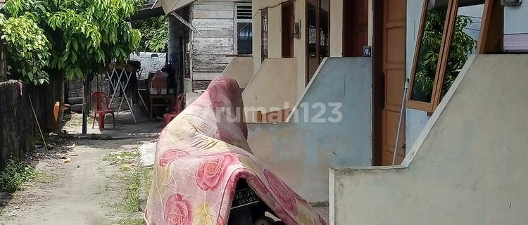 Dijual Tanah Plus Kontrakan 4 Pintu. Masih Ada Lahan Kosong Siap Bangun. Dekat Pelabuhan. 1