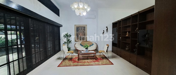 For Sale Ready-to-Occupy House in Strategic Location at Kebayoran Baru, South Jakarta. 1