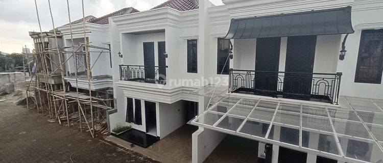 Rumah Mewah Strategis Di Jakarta Selatan 1