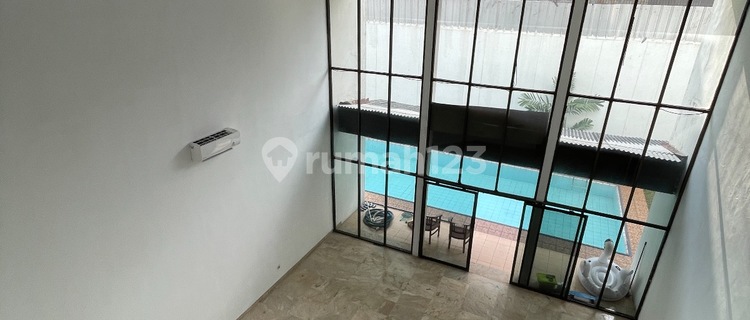 House for Sale in Senopati, Freehold Title, Land Area 738m2, IDR 20 Billion Negotiable 1