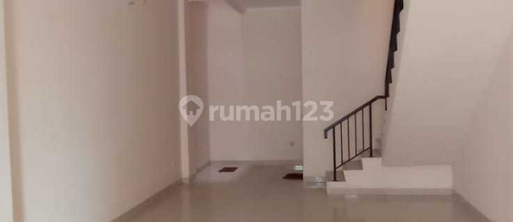 For Rent / For Sale 3 1/2 Story Shophouse in Green Lake City 1