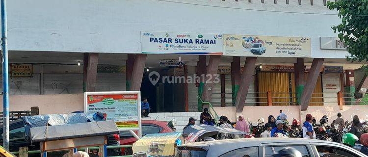 KIOSK 100 PINTU DI GEDUNG PASAR SUKARAMAI 1