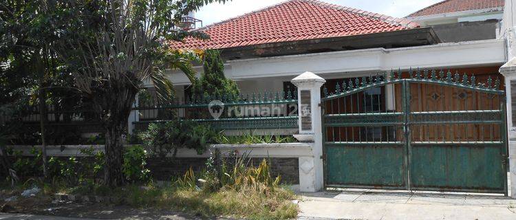 Rumah di kawasan elit Perumahan Margorejo Indah 1