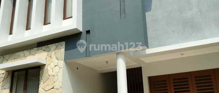 Rumah Bagus Semi Furnished di Discovery ,bintaro Sektor 9 1