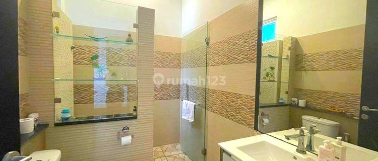 Rumah Indah Dengan Lingkungan Yang Asri Scarlet The Springs Dikawasan Gading Serpong 1