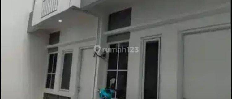 Rumah Di Utan Kayu Jaktim.  Di Jual Dua Lantai Shm Rumah Baru 1