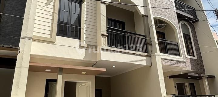 Dijual Rumah Modern Minimalis 3Lt Include Furnish Siap Huni Lingkungan Nyaman Dg View Pemandangan Bagus One Gate System Lokasi Strategis Tengah Kota Dekat Pusat Kuliner dan Kampus Ternama Brawijaya di Jalan Ikan-Ikan Lowokwaru Malang Kota H038 1