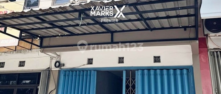 For Sale: Minimalist 2-Story Shop House in Excellent Condition, Ready to Profit. Covered Parking Area. Strategic Location in the City Center, Right on the Main Road. Suitable for Office or Culinary Business. Easy Access to Plaza Araya on Jl Sunandar Priyo, Malang City. H264 1