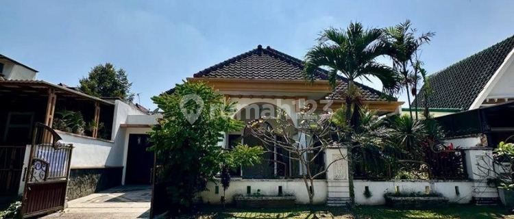 Dijual Rumah Terawat Dg Desain Minimalis Semi Furnish dan Ada Taman Depan Belakang Kondisi Bersih Bagus Siap Huni Lingkungan Aman Asri dan Favorit Lokasi Dekat Kampus Ternama dan Pusat Perbelanjaan di Villa Puncak Tidar H691 1