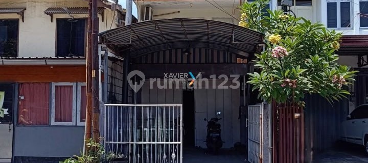 For Sale: 2-Story Shop House in City Center, Well-Maintained Condition, Canopied Parking Area, Ready to Use, Wide and Busy Front Street, Strategic City Location Near Culinary Area, Easy Access to Oro-Oro Dowo Market on Jl Oroowo, Malang City, H554 1