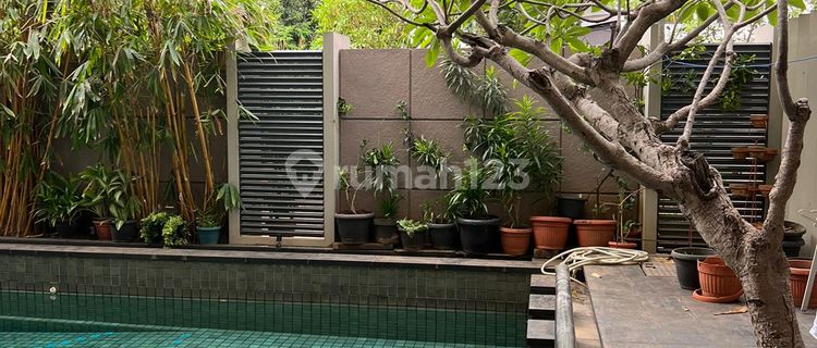 Dijual Rumah di Walet Indah, Posisi Hoek Ada Swimming Pool Pik 1