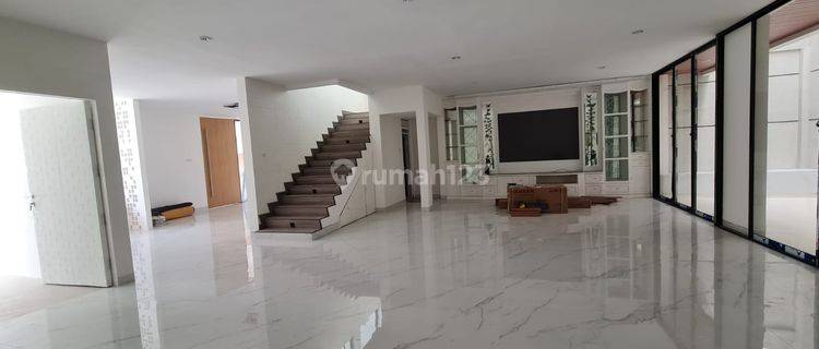 Rumah Muara Karang 10x20 2 Lantai 5 Bedroom Semi Furnished 1