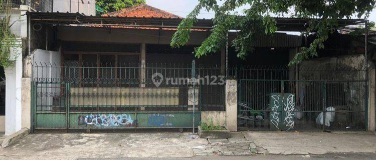 Rumah Tua di Area Meruya, Hitung Tanah,pinggir Jalan Besar, Cocok Untuk Buka Usaha Bengkel,resto Dsbnya 1