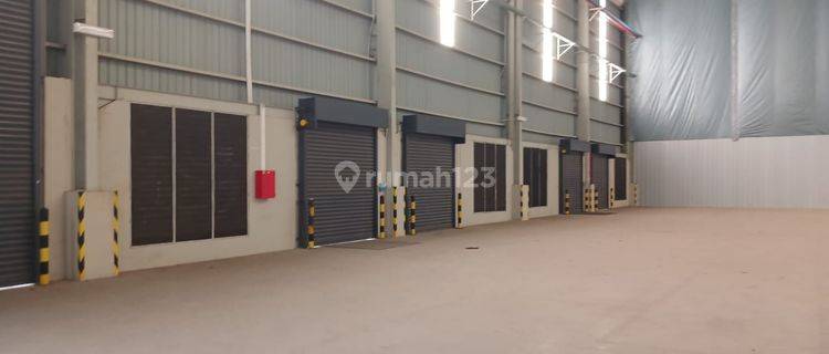 Disewakan Gudang Full Loading Dock Standar Internasional Jalan Manyar Gresik 1