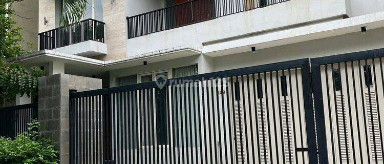 Disewakan Rumah Semi Furnish Graha Famili Surabaya 1
