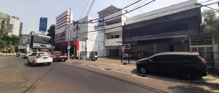 Disewakan Gedung Dua Lantai Lokasi Strategis Surabaya Pusat 1