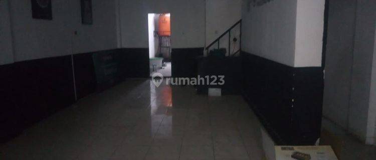 Ruko 2 1 2 Lantai Lokasi Strategis di Harapan Indah 1 Bekasi 1