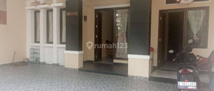 Disewakan Rumah 2 Lantai di Cluster Aralia Harapan Indah Bekasi  1