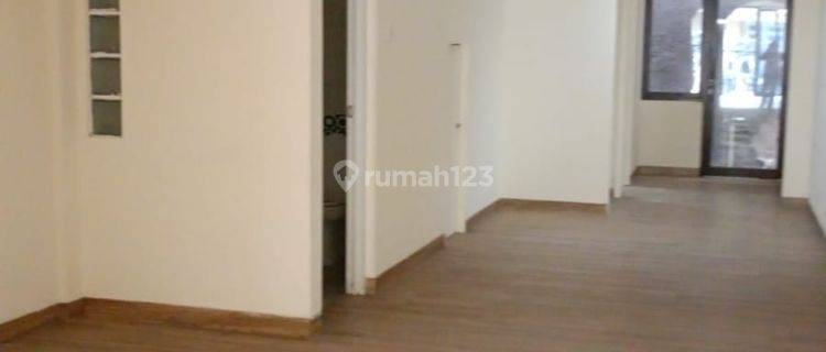 Ruang-usaha di Tebet, Jakarta Selatan 60 m Bagus 1