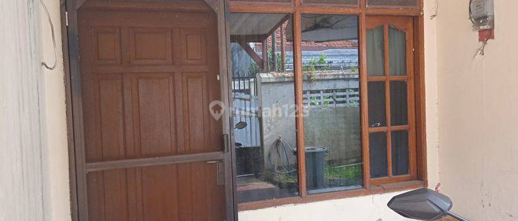Rumah Bagus Unfurnished SHM di Kemangisan, Jakarta Barat 1