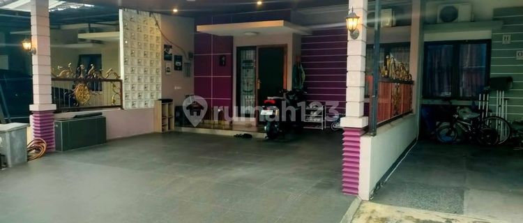 Land Area 121 East-Facing House 10 Minutes to Harapan Baru Garden Hospital J-40477 1