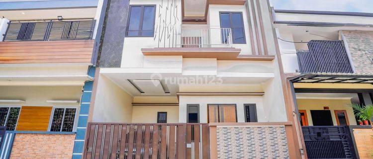 Rumah Baru Renov SHM dekat Stasiun Kalideres Dibantu KPR J25640 1