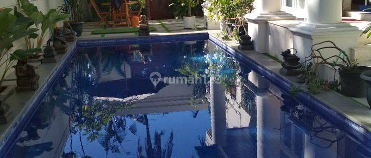 Villa Bagus 2 Lantai di Area Gianyar Jalan Pantai Saba 1