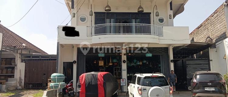 3-Story Shophouse in Kerobokan, North Kuta, Badung 1