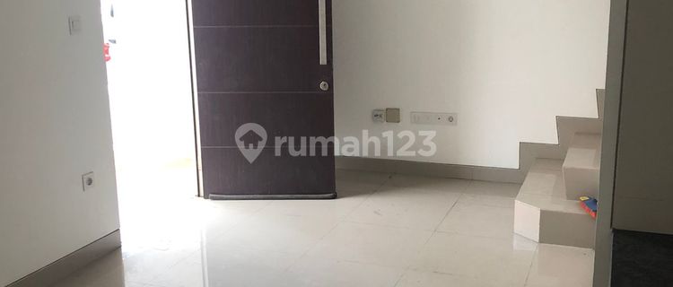 Rumah di Pik 2 Ukuran 6 X 12, 2 Lantai Cluster Spring Ville, Bagus 1