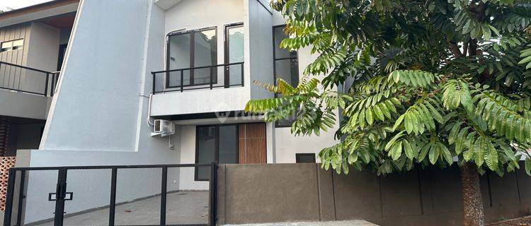 Disewakan Rumah Modern Glass House Melati Mas Blok N Kosongan AC 1