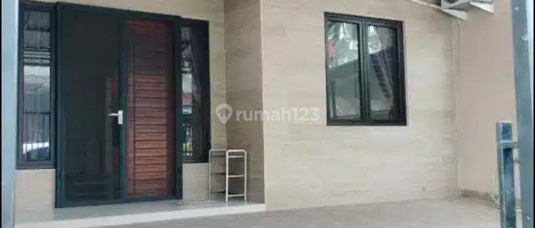 Disewakan Rumah 2 Lantai Melati Mas Serpong Rapi Semi Furnished 1