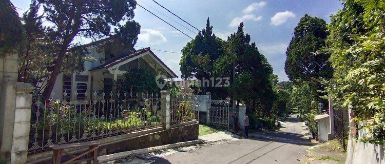 RUMAH HITUNG TANAH LT 420m STRATEGIS 50m ke Holliday In di PASTEUR 1