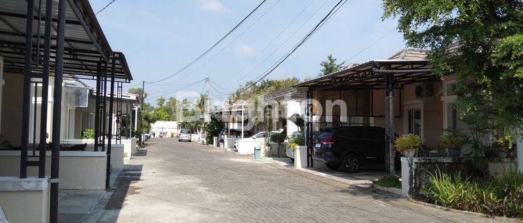 DALAM CLUSTER PERUMAHAN BANGUNJIWO DIKELILINGI PERUMAHAN PADMA RESIDENCE, TIRTA SEJAHTERA, GRAHAYANA, DLL.SELANGKAH UNIVERSITAS ALMA ATA, UNIVERSITAS MUHAMMADIYAH UMY. 1