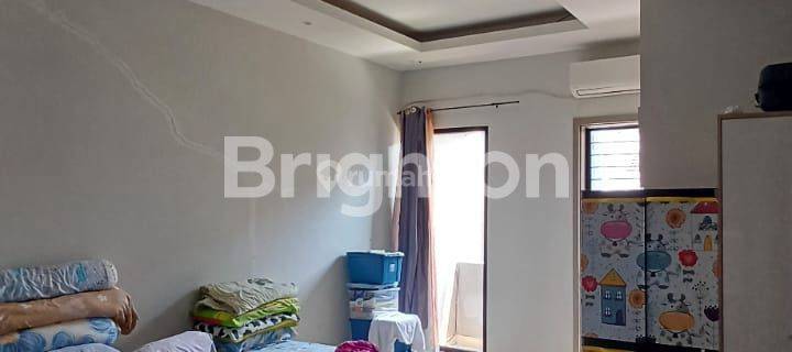 Rumah 3 Lantai Bagus Semi Furnished Sertifikat Hak Milik di JL TAMAN RATU, Jakarta Barat 1