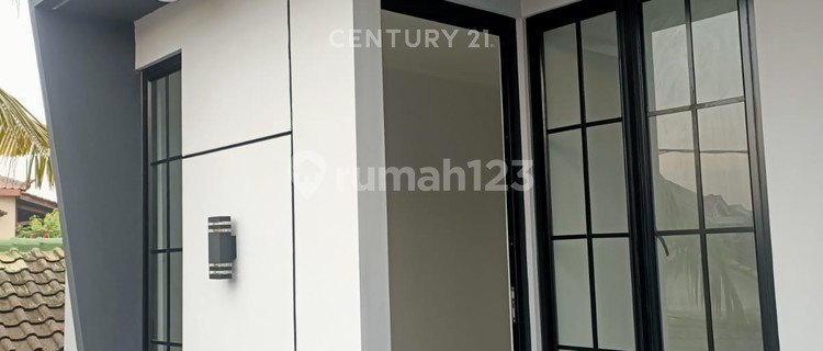 For Sale House on Bulevard Harapan Indah Bekasi 1