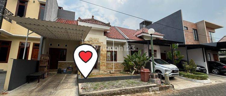 Rumah Bagus Unfurnished SHM di Cireundeu, Tangerang 1