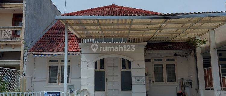 Disewakan Rumah di Villa Taman Telaga citraland depan hadap Sel 1