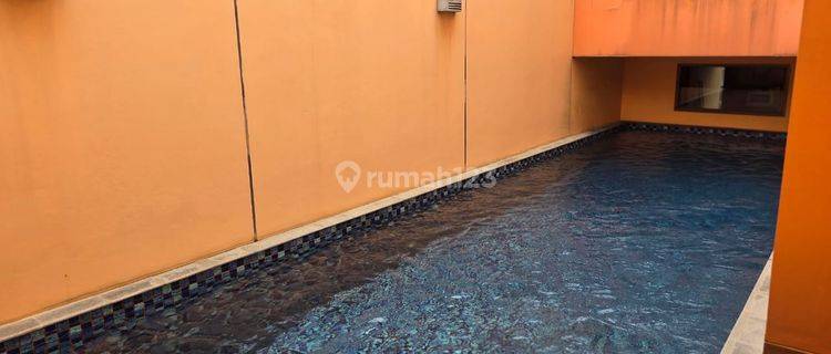 Rumah 2 Lantai Furnished di Sektor 1 Gading Serpong, Tangerang 1