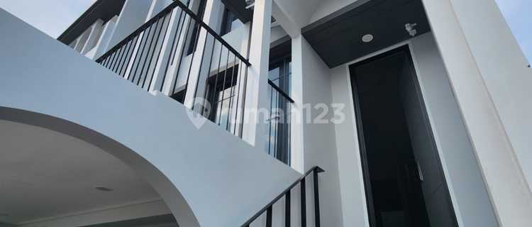 Rumah Hoek Full Furnish & Renov di Cluster Aether Greenwich Park BSD, Tangerang Selatan 1