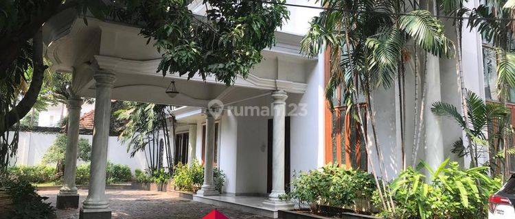 Rumah Mansion 2 Lantai 8 Kamar di Menteng Jakarta Pusat 1