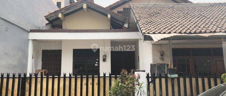 Rumah 2 Lantai Siap Huni Luas 285m2 Type 4kt di Gambir Jakarta Pusat 1