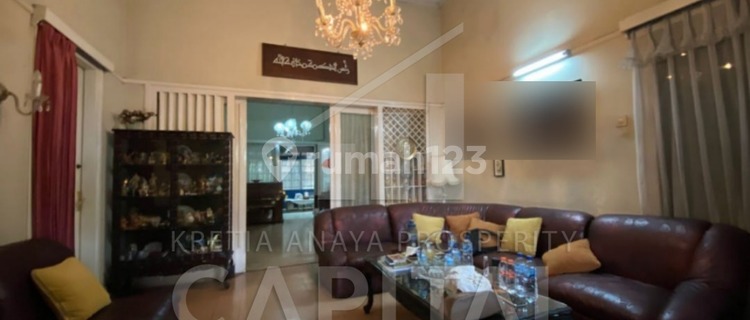 Rumah Lama Terawat Lokasi Strategis di Sayap Sukajadi 1