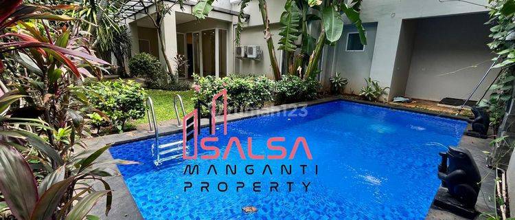 Disewakan Rumah Cantik Asri Siap Huni Rumah 2 Lantai 5 Kamar Tidur Private Swimming Pool Dan Townhouse Harga Murah Area Kemang Jakarta Selatan  1