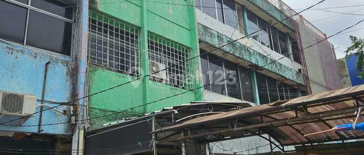 Ruko 3 LT Lingkungan Ramai di pinggir jalan Bungur Senen  1